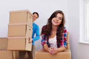 young couple new homeSwissLogistik Zuegelunternehmen der Schweiz