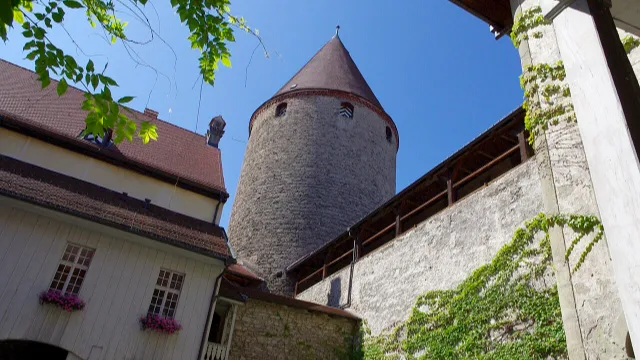 Umzug in Bulle – Bildmotiv: Innenhof des Schlosses Bulle