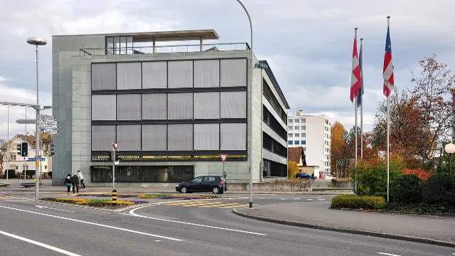Umzug in Dübendorf – Bildmotiv: Stadthaus Dübendorf