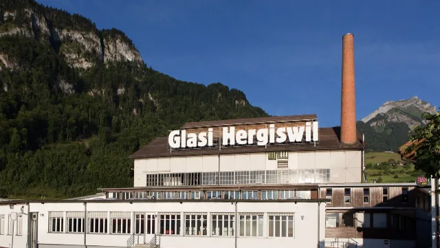 Umzug in Hergiswil – Bildmotiv: Glashütte Glasi Hergiswil