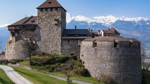 Umzug nach Liechtenstein – Bildmotiv: Château de Vaduz - 2022