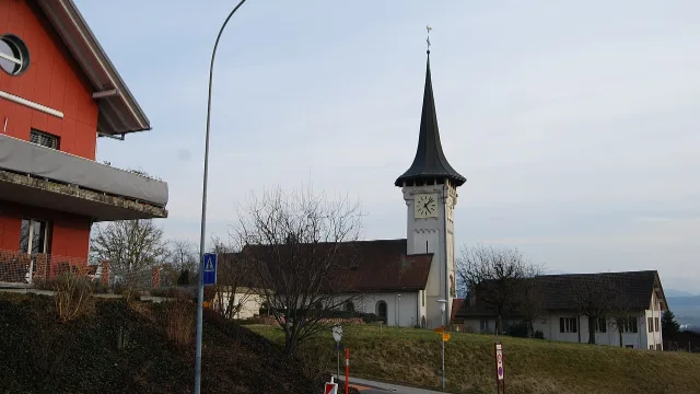 Umzug in Villars-sur-Glâne – Bildmotiv: katholische Kirche Saint-Pierre-et-Paul