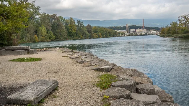Umzug in Zuchwil – Bildmotiv: Emmenspitz an der Aare